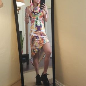 Trippy backless hooded dress